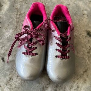 Kids soccer cleats